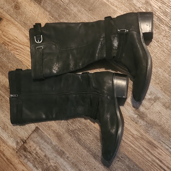 UGG black leather riding boots #1004172, excellent condition, 9.5 - Picture 2 of 13